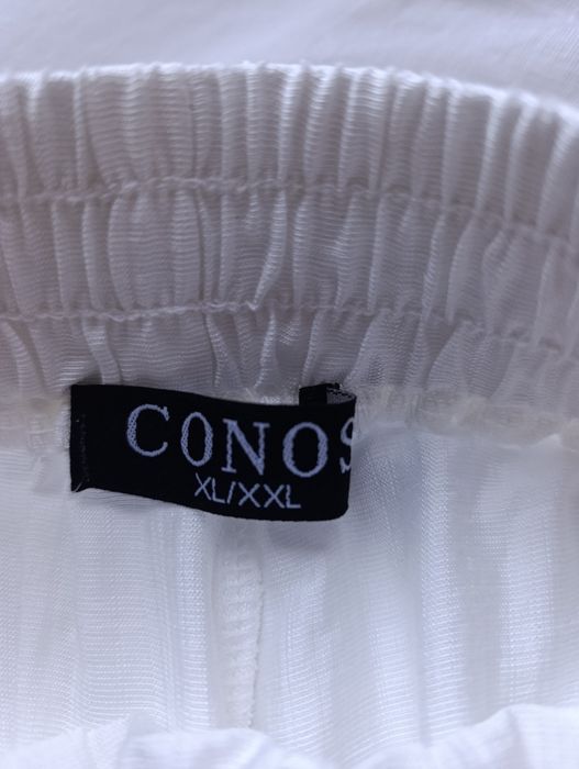 Lniany komplet firmy Conos