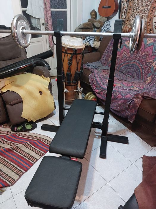 Banco de musculação + barra + 2 bolachas de 10kg cada