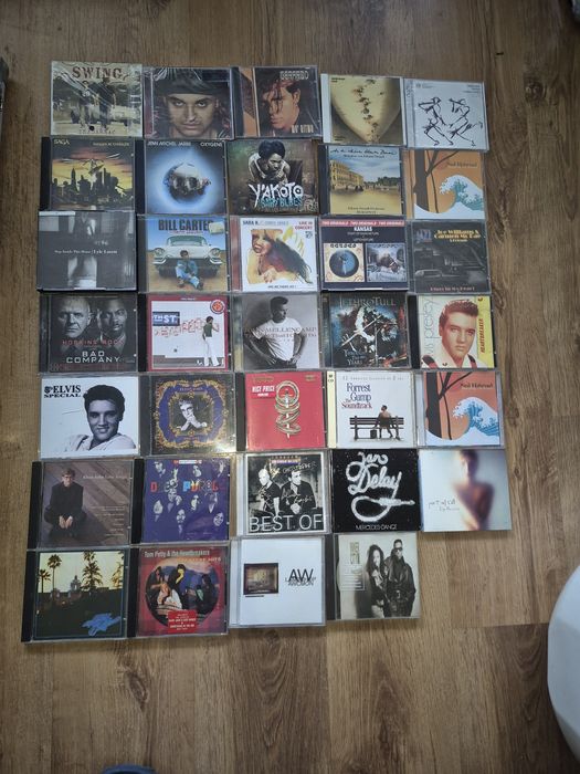 Walizka pelna płyt cd uzywane