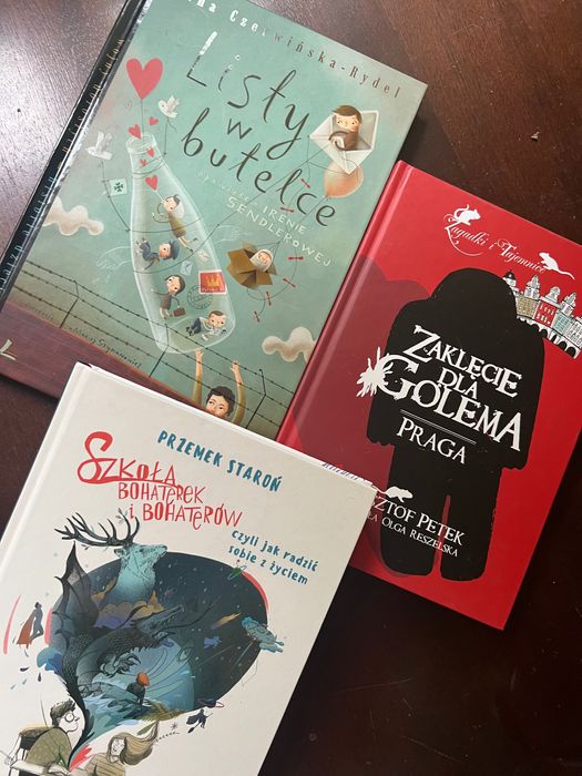 Książki młodzieżowe 3 szt tanio