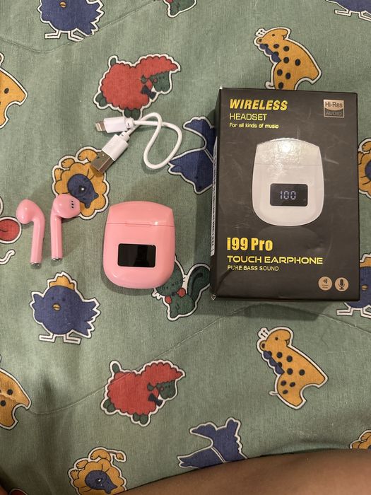 Vendo capas para IPHONE 11 + Pingente para telemóvel + Fones wireless