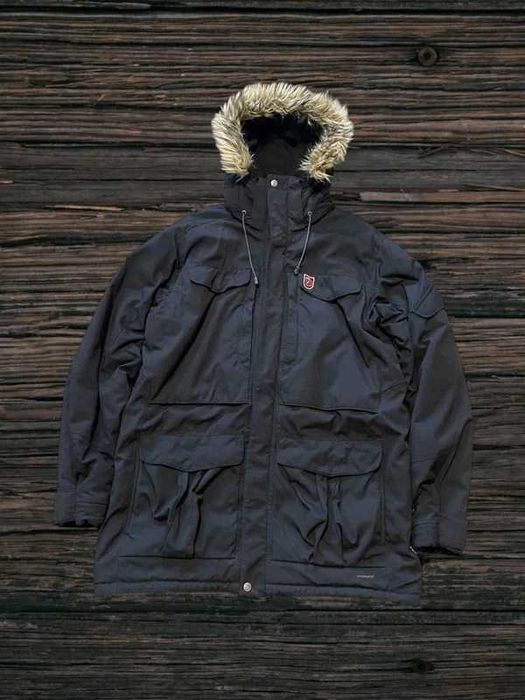 Kurtka męska zimowa Fjallraven yupik parka czarny scandinavian futerko