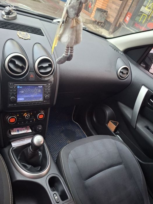 Nisan Qashqai+2 2010 рік