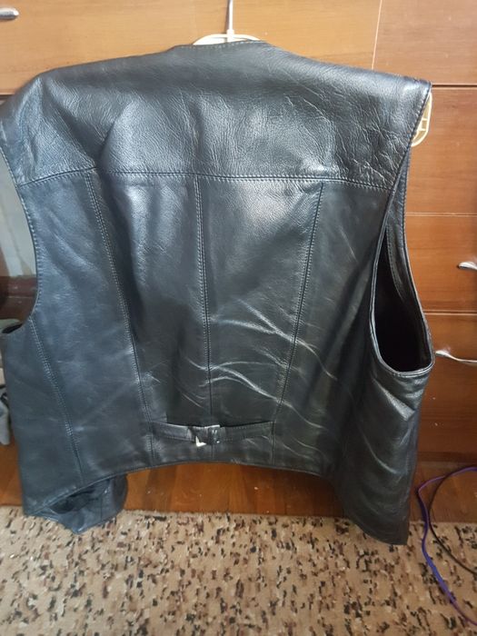 Жилетка кожаная мужская