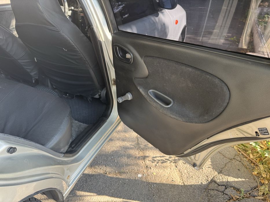 Автомобіль Daewoo Lanos