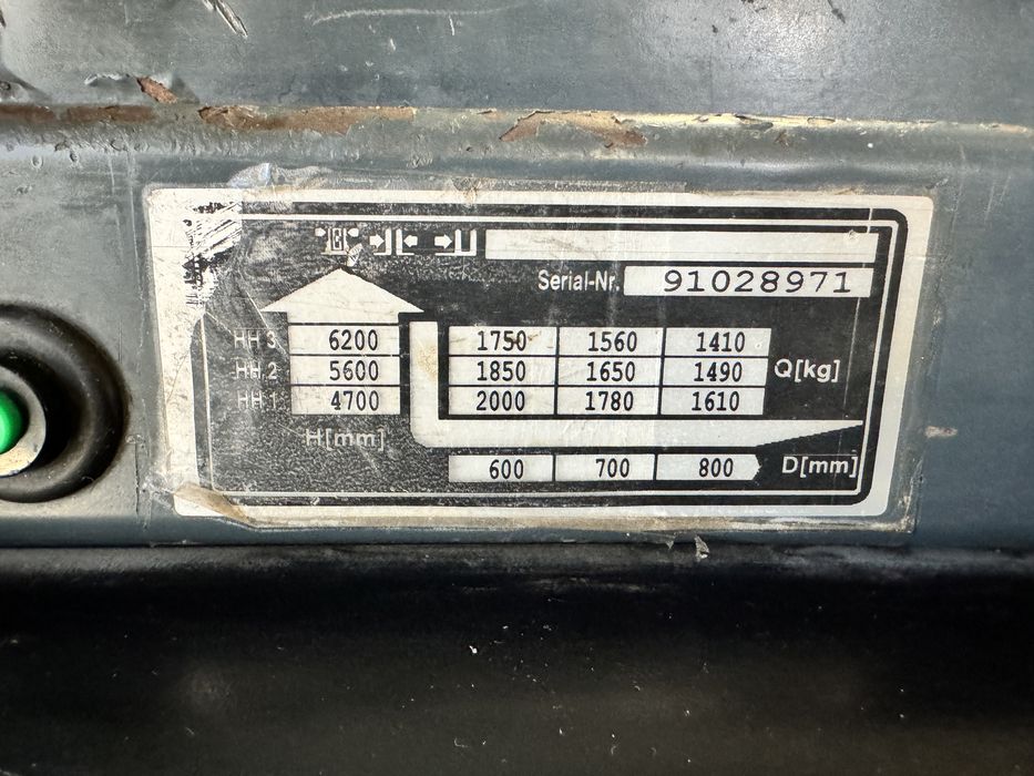 Empilhador Multidirecional eletrico