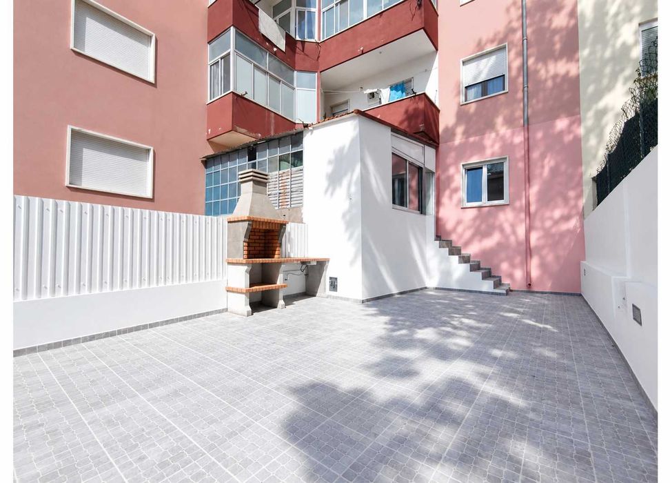 Apartamento T2 à venda na Rua Jardim de São Bernardo, Setúbal