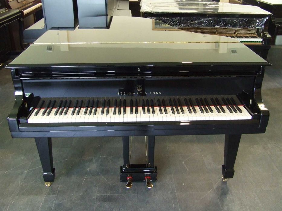 Fortepian Steinway & Sons mod M-170 z 1962 r. po renowacji , czarny