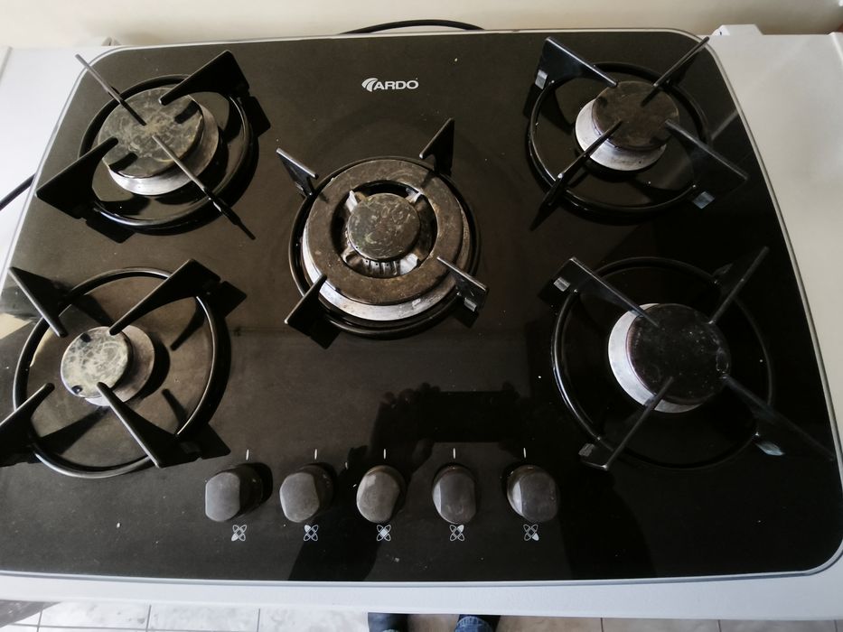 Продам варильну поверхню ARDO