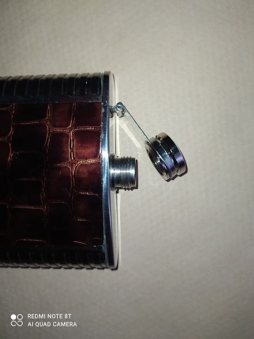 Фляга с нержавеющей стали на 10 oz. (300 мл.) Новая.