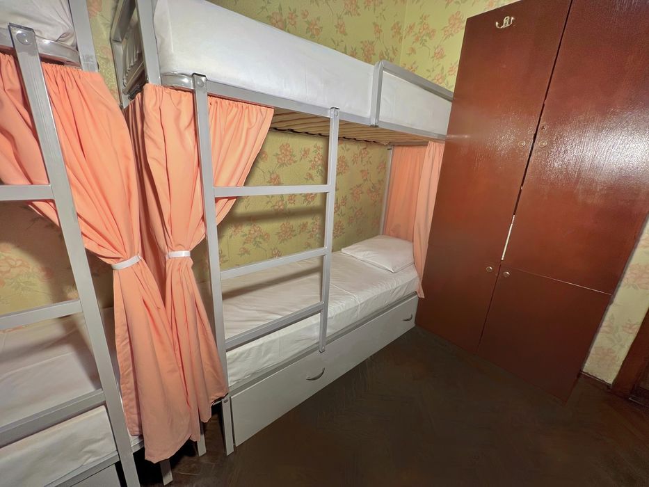 Гуртожиток на вул Шептицького, метро Лівобережна! Затишний район