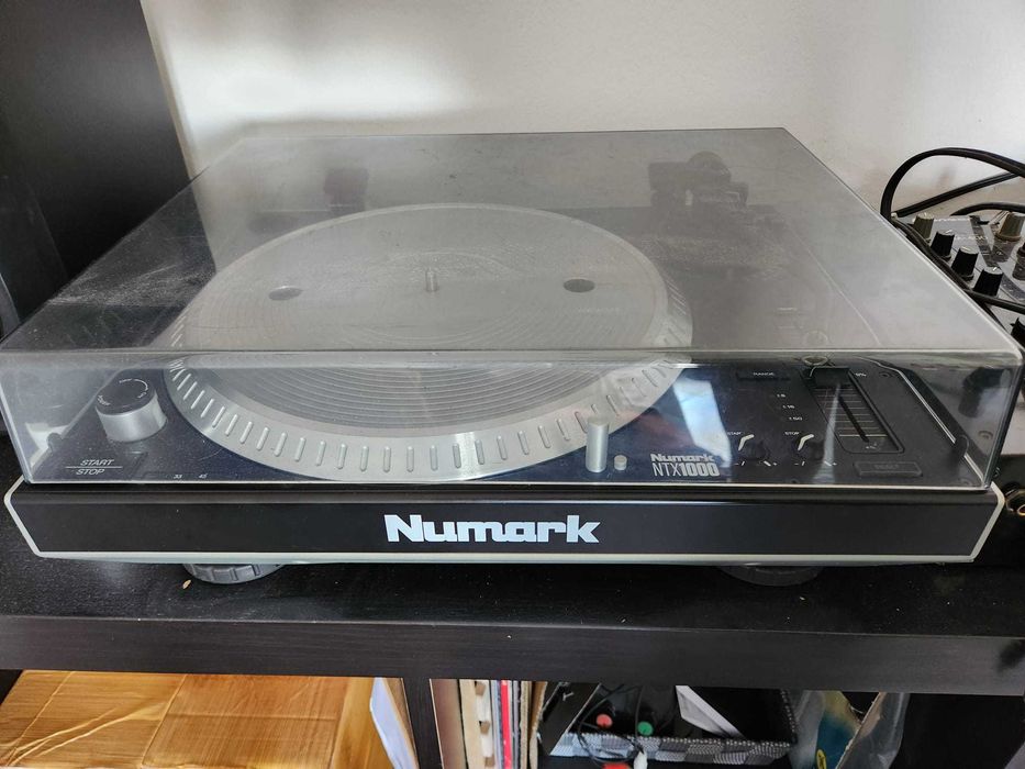 Gira-discos NUMARK NTX1000 Direct Drive Turntable