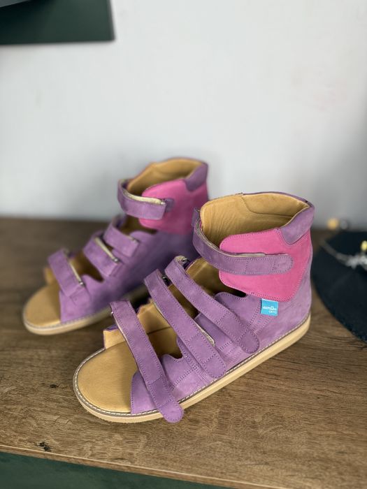 Wysokie sandały dla dzieci ze stabilizacją aurelka orto 1003 rozm 43