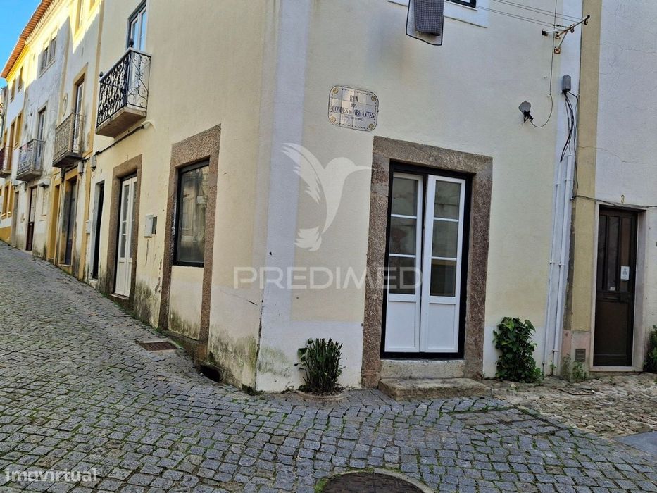 T0 no centro histórico para arrendamento.