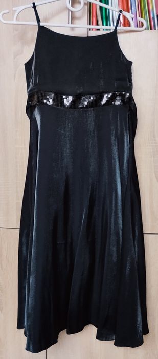 Sukienka czarna elegancka, błyszcząca