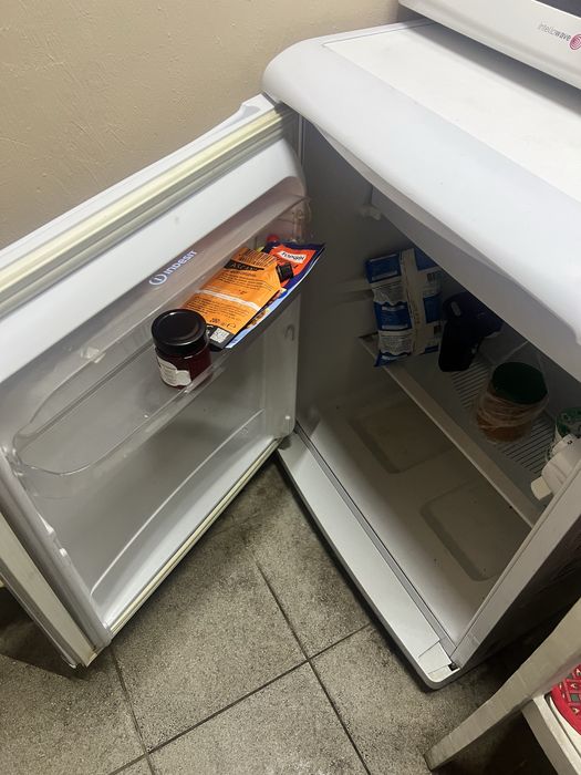 Холодильник Indesit