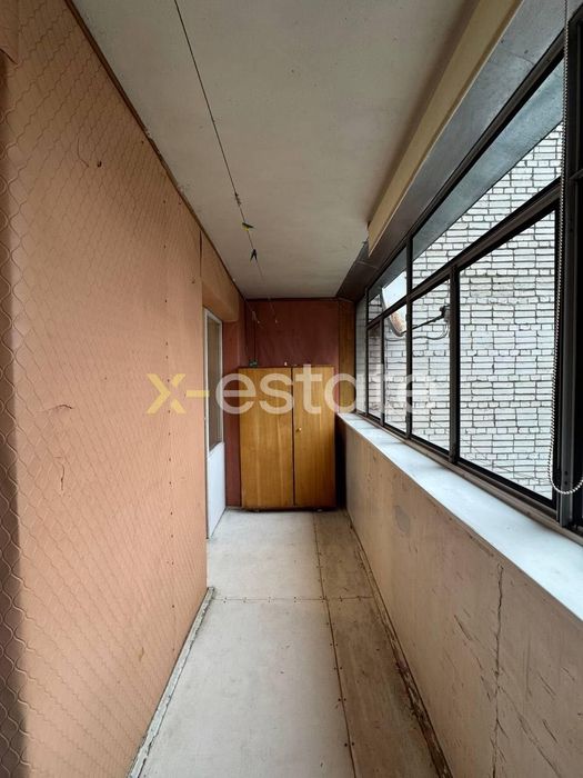 Продаж 4-кімнатної квартири в цегляній чешці в безпечному районі.