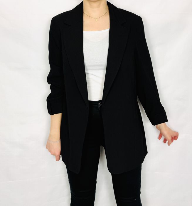 Czarny żakiet przedłużony M 38
