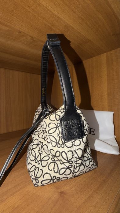 Милая сумочка loewe