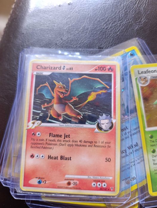 Cartas Pokémon antigas.
