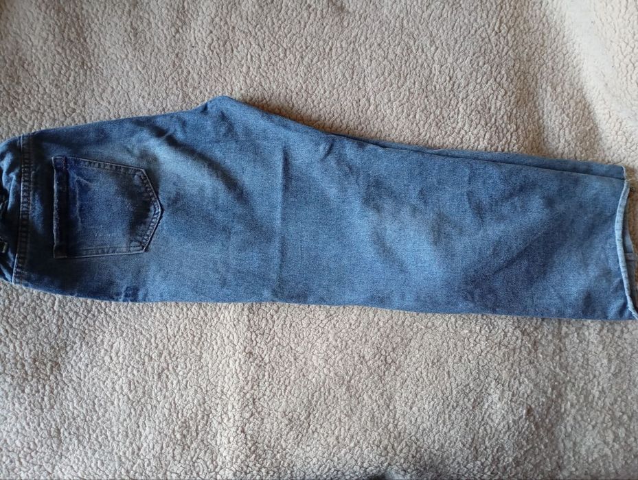 Прямі джинси S з потертостями