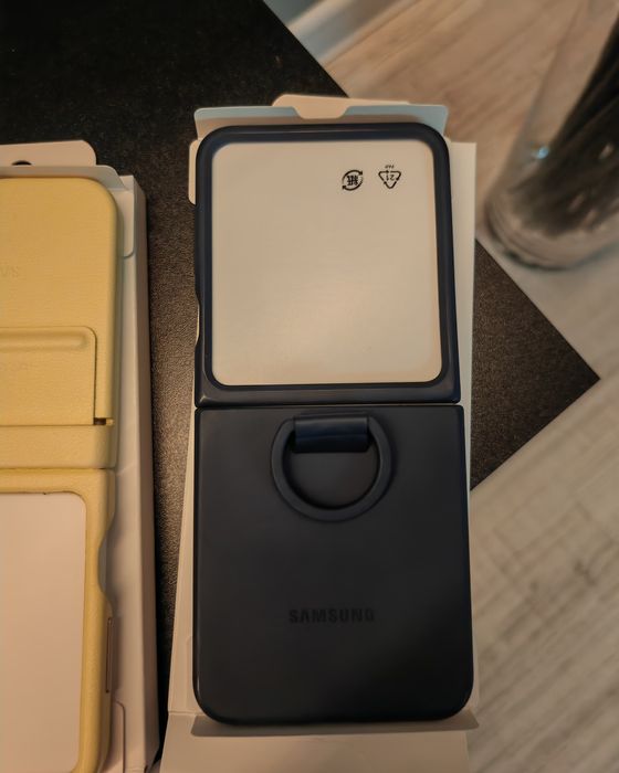 Etui Samsung galaxy Z flip 6