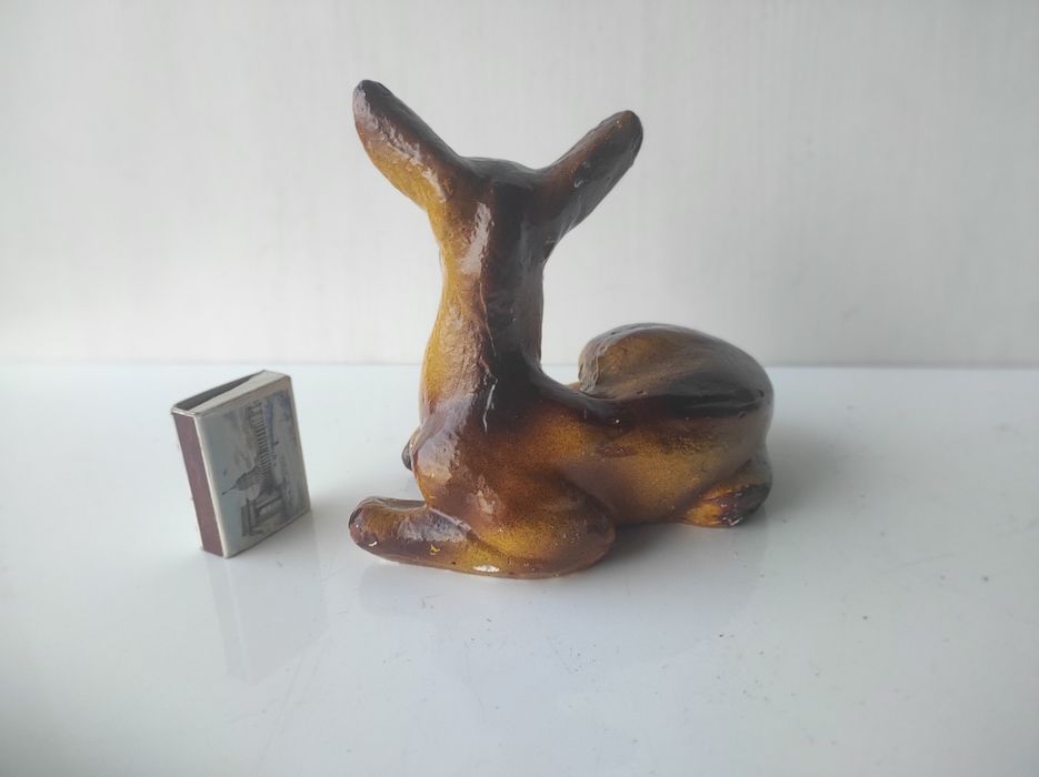 Sarna, piękna stara figurka