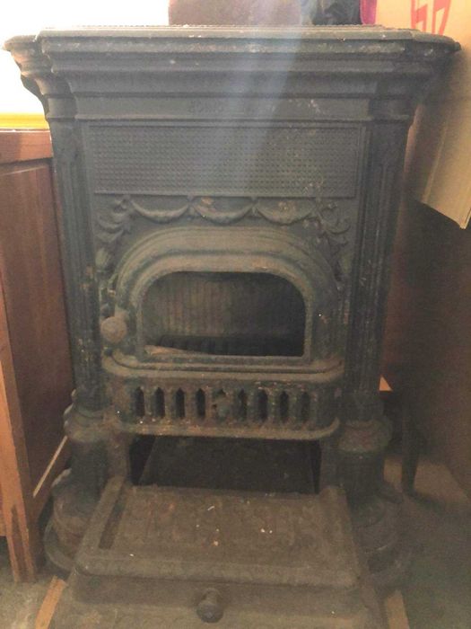 Salamandra antiga em ferro fundido