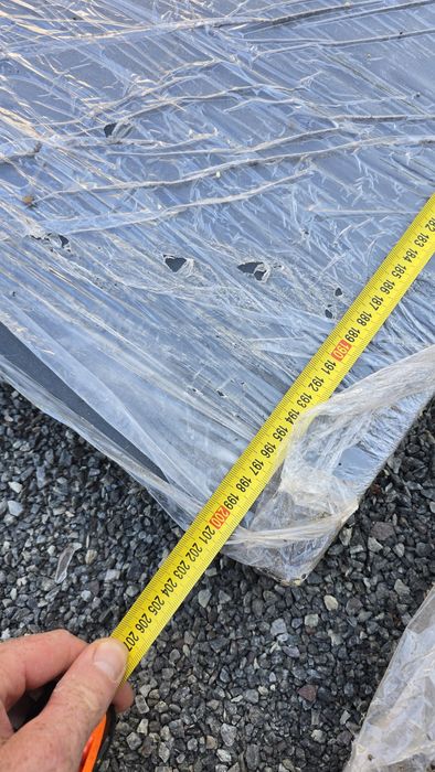 Двері темно-коричневі б/у праві.