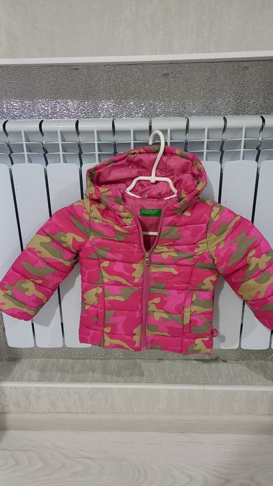 Курточка benetton на дівчинку 2 рочкїв