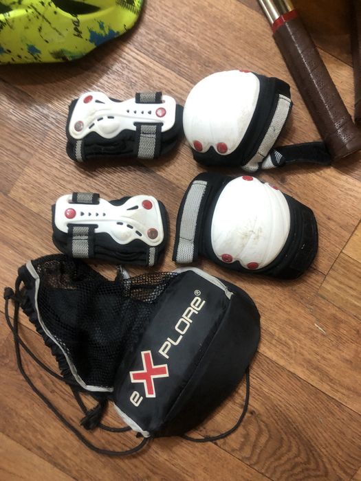 Лот игрушки , мяч, теннис, шлем