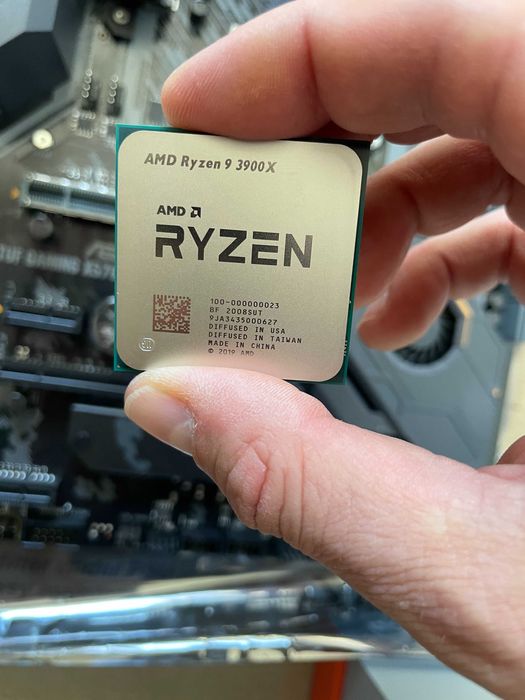 Komputer Ryzen 9 3900X / 64GB RAM / 16,5TB SSD+HDD / X570 WiFi