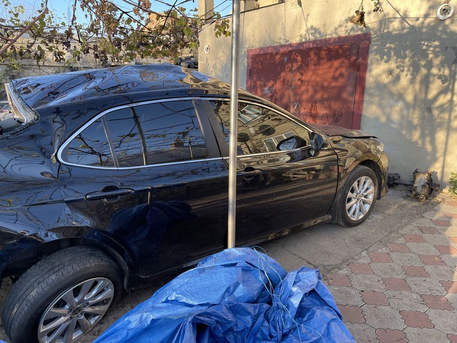 Продам toyota camry 2.5 бензин 2020 официал!
