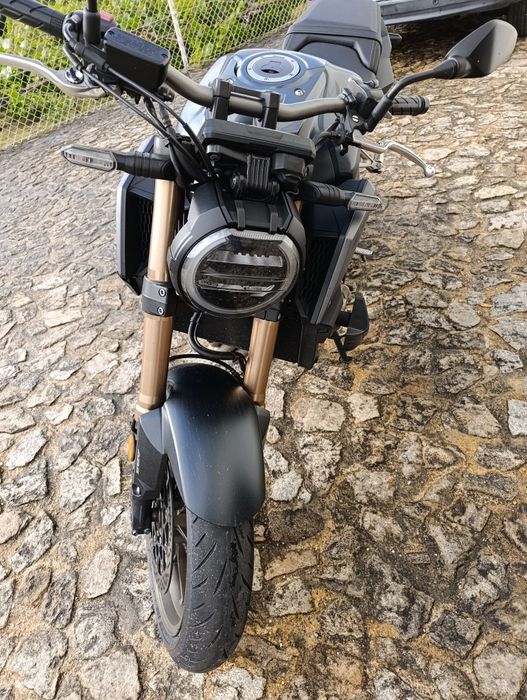 Mota CB650R 2023