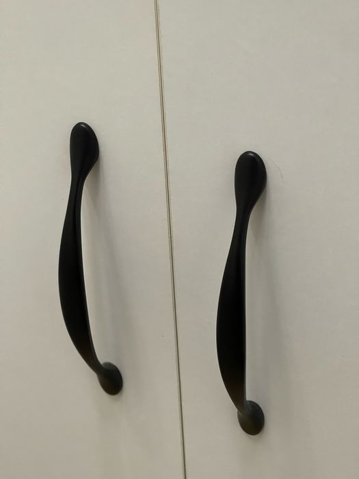 Шафа з полицями для одягу і взуття