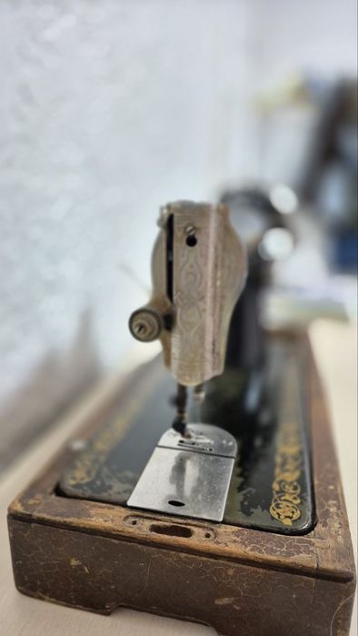 Антікварна швейна машинка "Калінінка", 1947–1950 рр., ручна