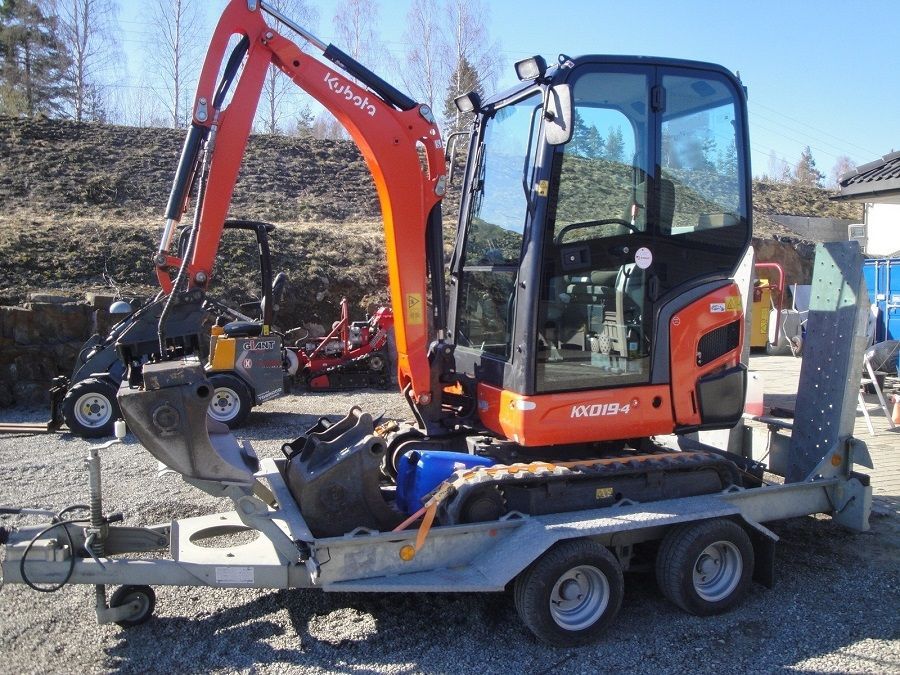 Kubota Kubota KX019-4 z przyczepą , 2015 Minikoparka
