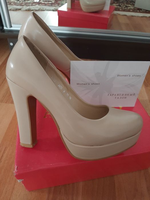 Туфлі. Туфли на каблуке. Туфли