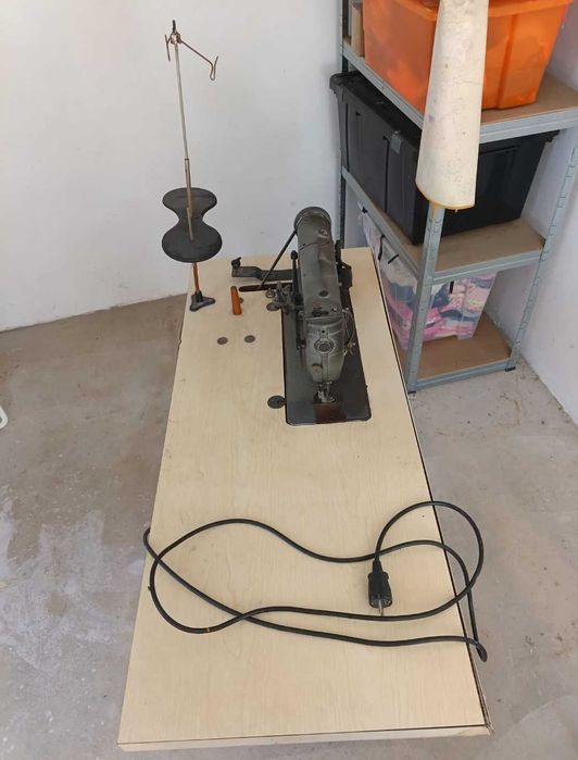 Vendo máquina de costura - Singer