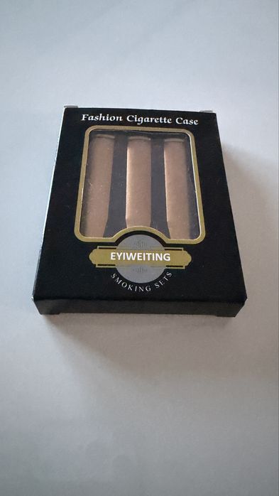 Caixa cigarreira metálica NOVA de execelente qualidade
