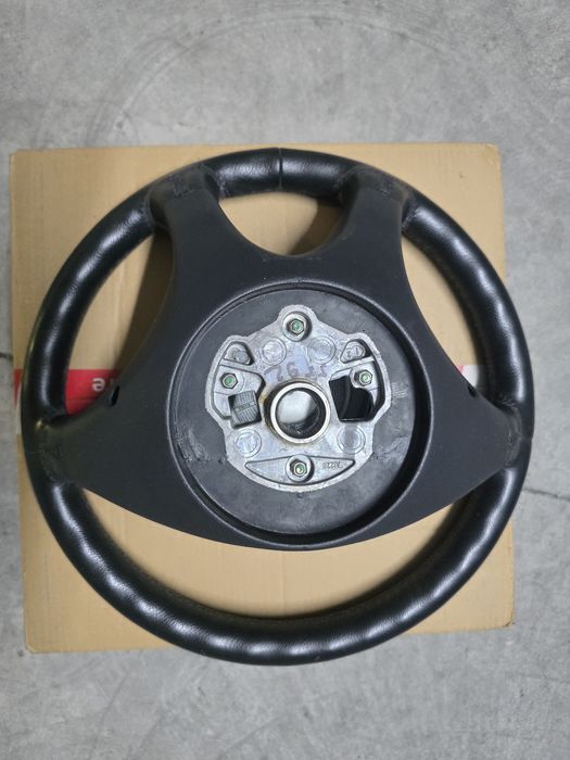 Volante Mercedes em Pele