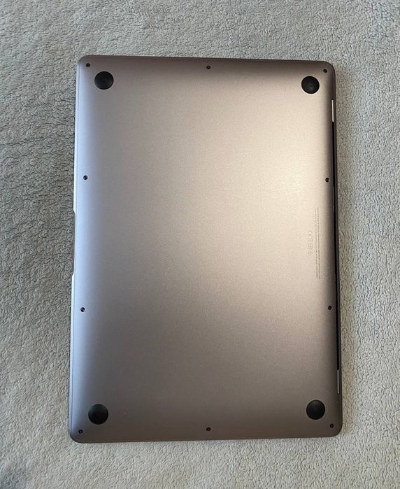 MacBook Air 2020/i7/16/512