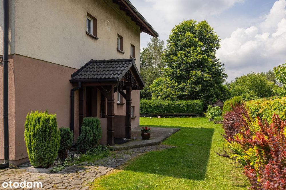 Przestronny dom z garażem | 697 m² działki | Brzeszcze