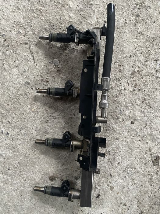 Продам паливну рампу n42b18