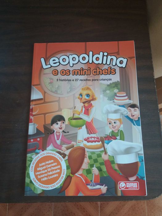 Conjunto de vários livros infantis em ótimo estado.