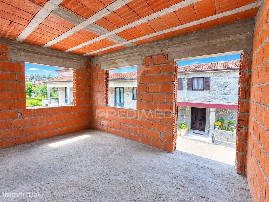 Moradia em Estrutura em Rossas, Vieira do Minho