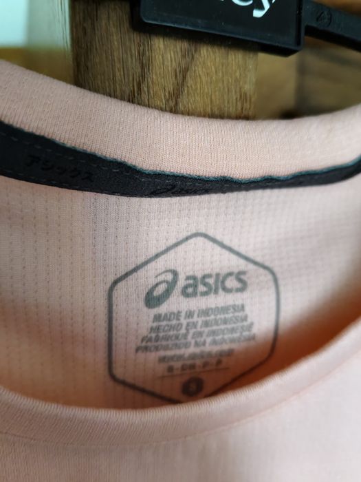спортивна футболка Asics жіноча