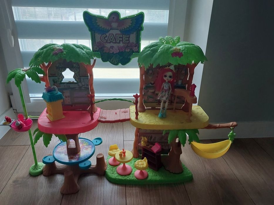 Domek enchantimals kawiarnia papugi