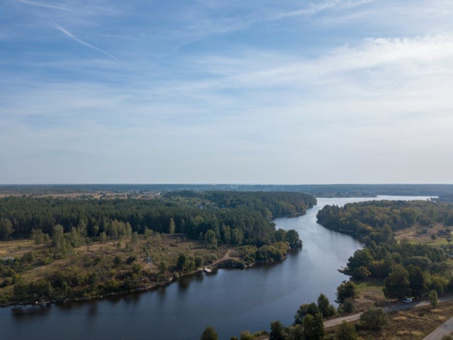 Продаж земельної ділянки між лісом та річкою  Тетерів. 1599$ сотка