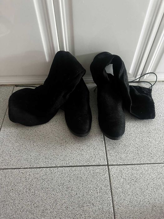 Botas de camurça de cano alto pretas